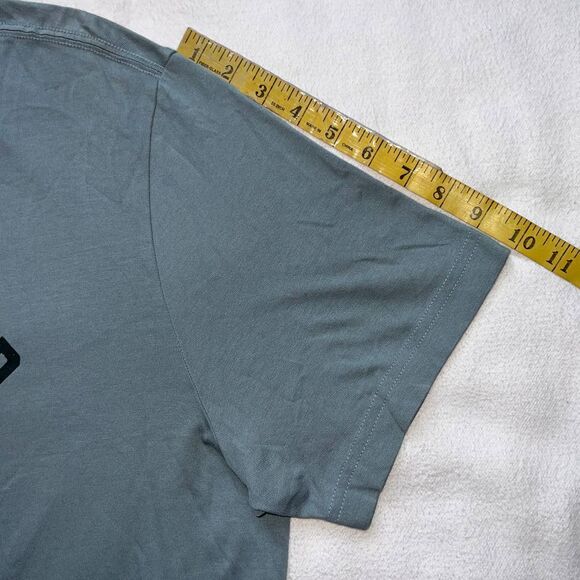 Life is Good "I'm Not Old, I'm Classic" Graphic Christmas Short Sleeve T-Shirt-L - Picture 9 of 12